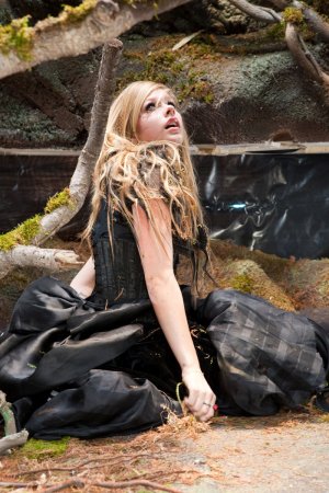 Съёмки клипа: Avril Lavigne - Alice (Underground) (2010)
