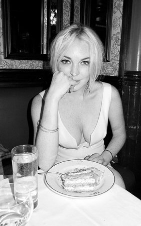 Парижские каникулы Lindsay Lohan (октябрь 2011)