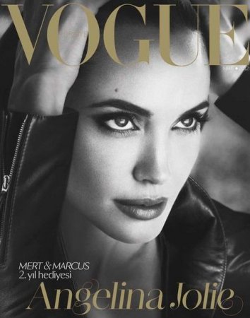 Анджелина Джоли в турецком Vogue (2012)